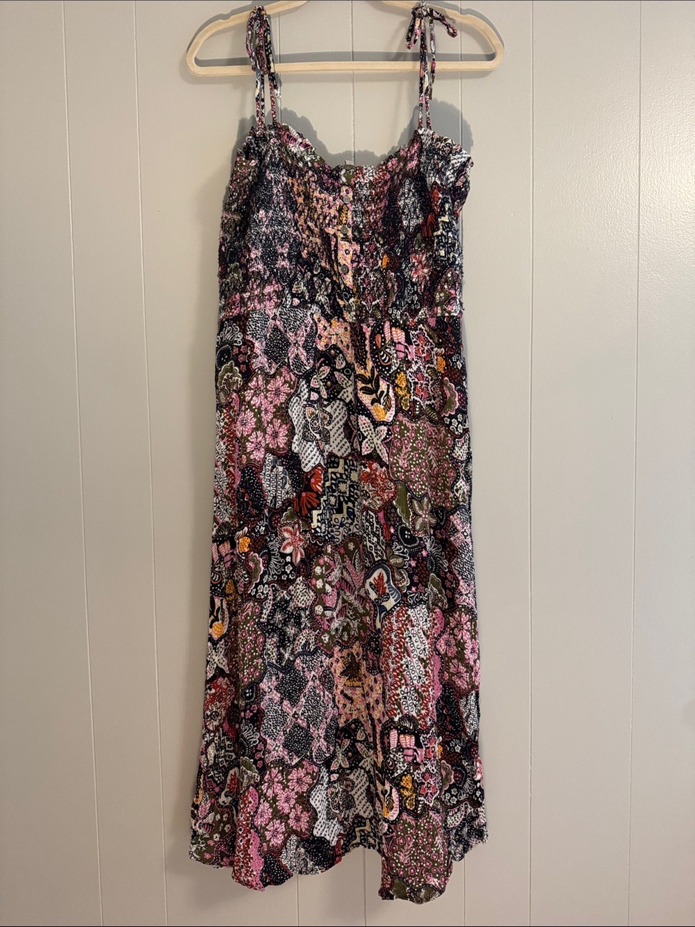 Women’s LOFT smocked floral midi dress size large butterfly flowy feminine boho